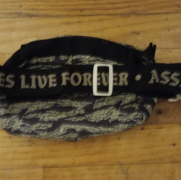 NEW Emotional Baggage Crossbody/Belt Bags - Picture 3 of 8